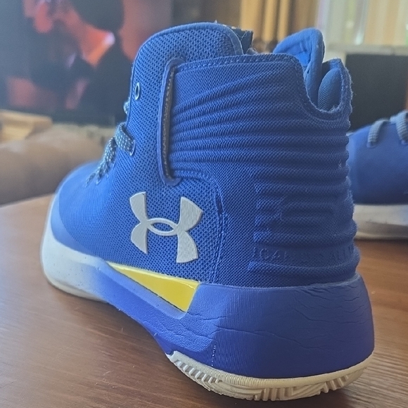 Under Armour Blue and Yellow Athletic Shoes - Picture 4 of 5